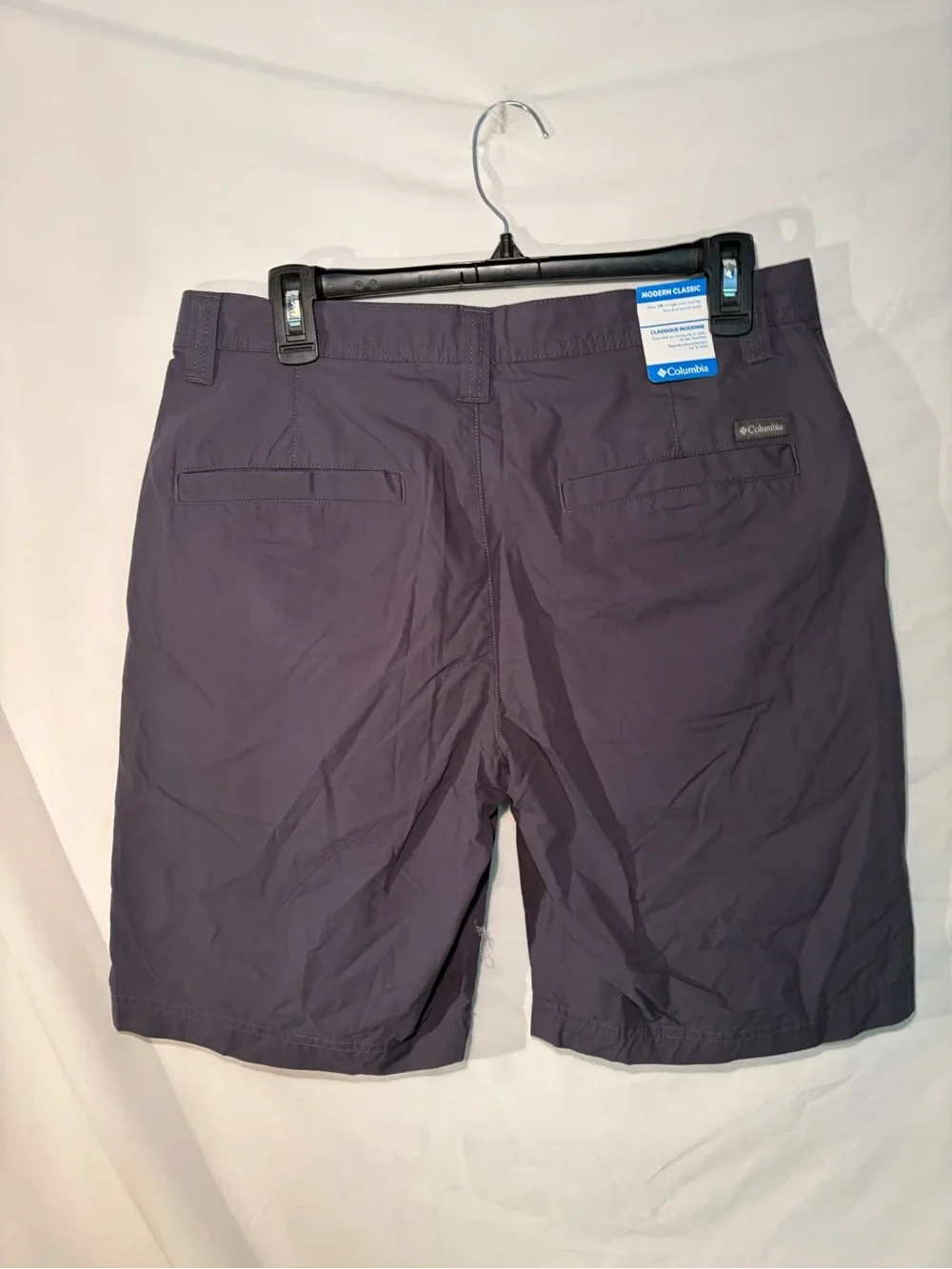NWT Columbia Men's charcoal Flat Front Shorts size 32 10in